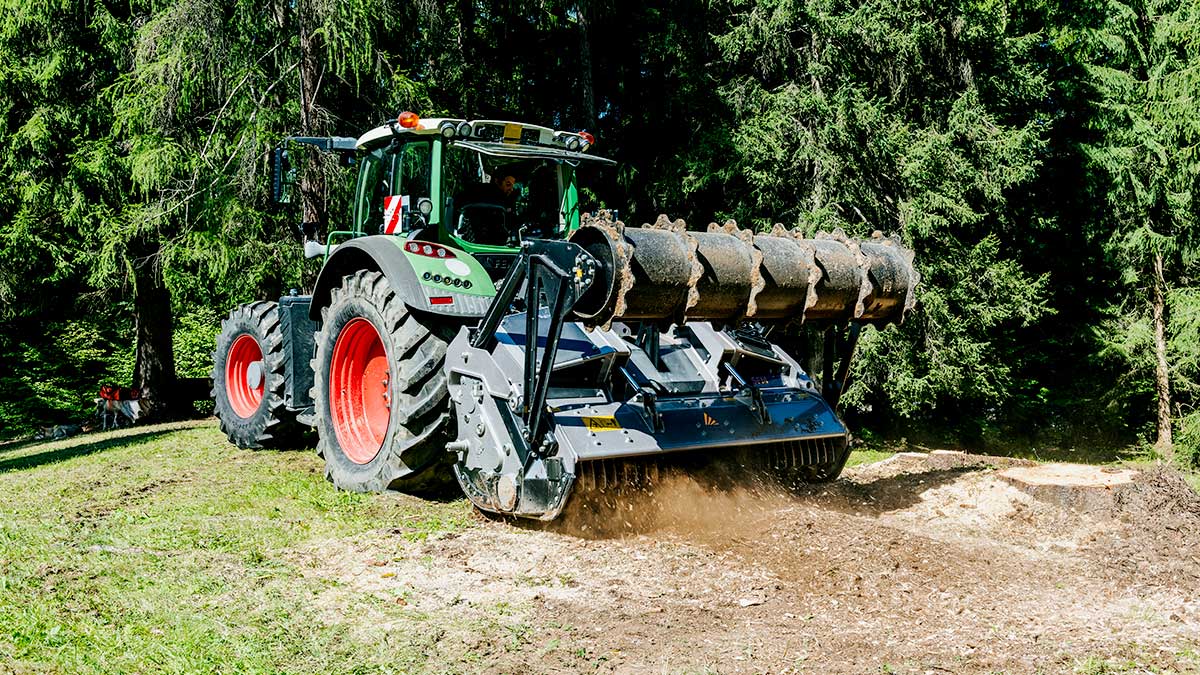 Gb Article Defricher Un Terrain Avec Un Tracteur 4