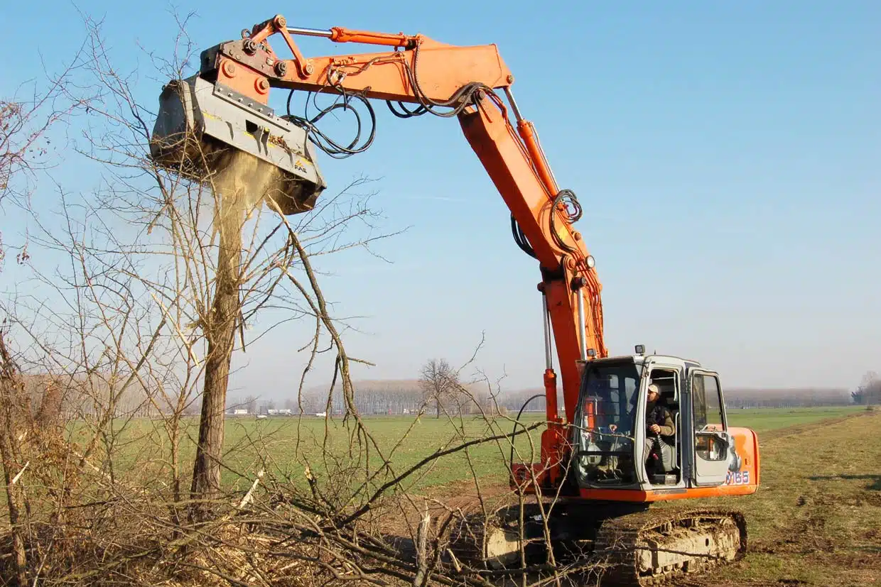 UML/EX, G.B. Equipments