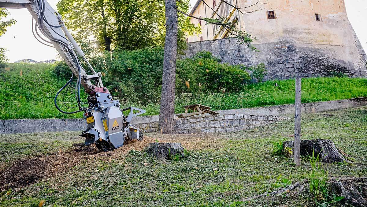 &Eacute;quipements FAE pour r&eacute;trocaveuses, G.B. &Eacute;quipements