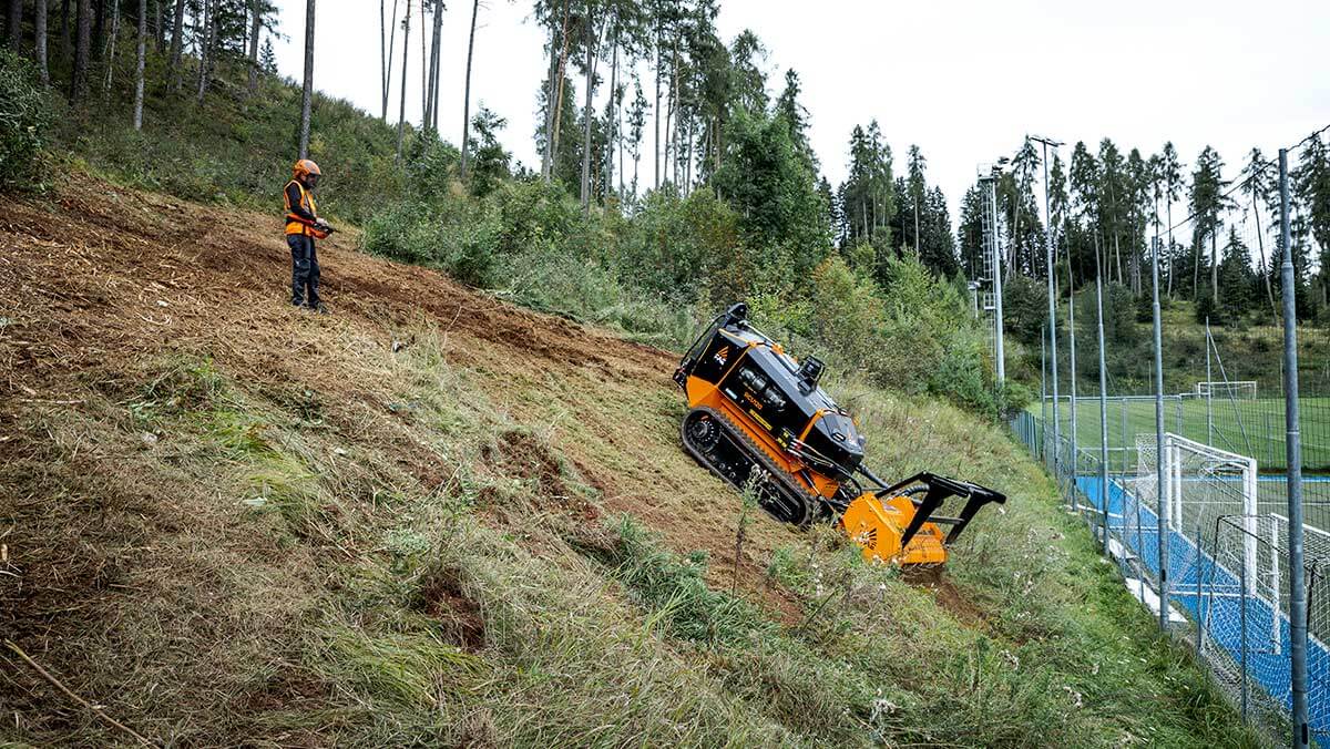 Entretien des espaces verts, G.B. &Eacute;quipements