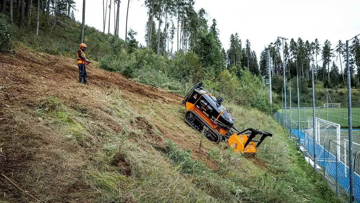 Maintenance of green spaces, G.B. Equipments