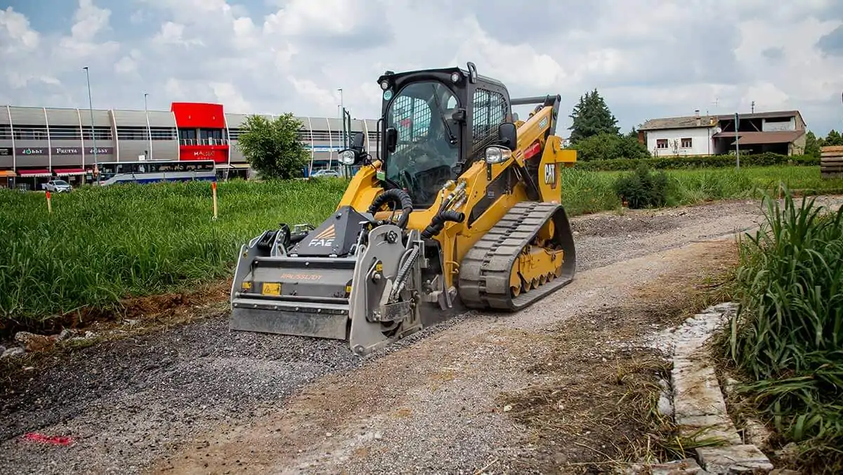 Equipment for Compact Loaders/Compact Tractors/Skid Steers, G.B. Equipments