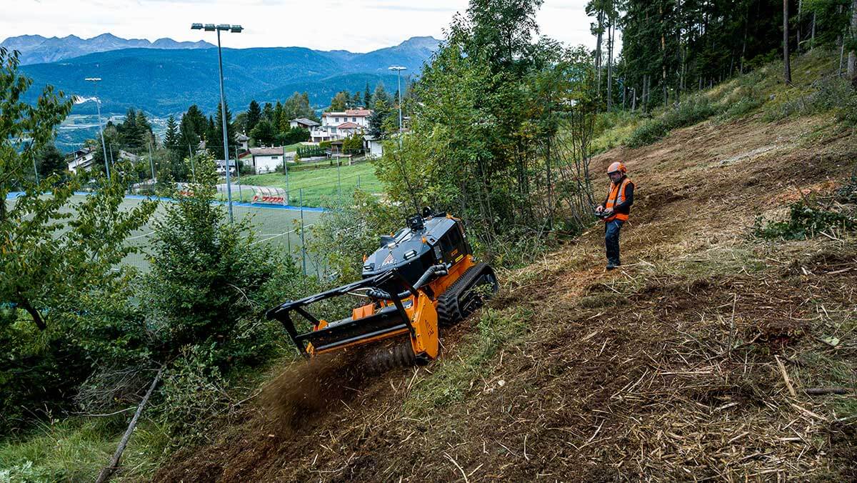 Entretien de sentiers p&eacute;destres quads et VTT, G.B. &Eacute;quipements