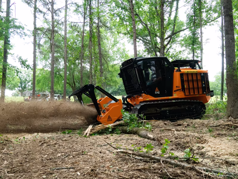 140/U/PM, G.B. Équipements